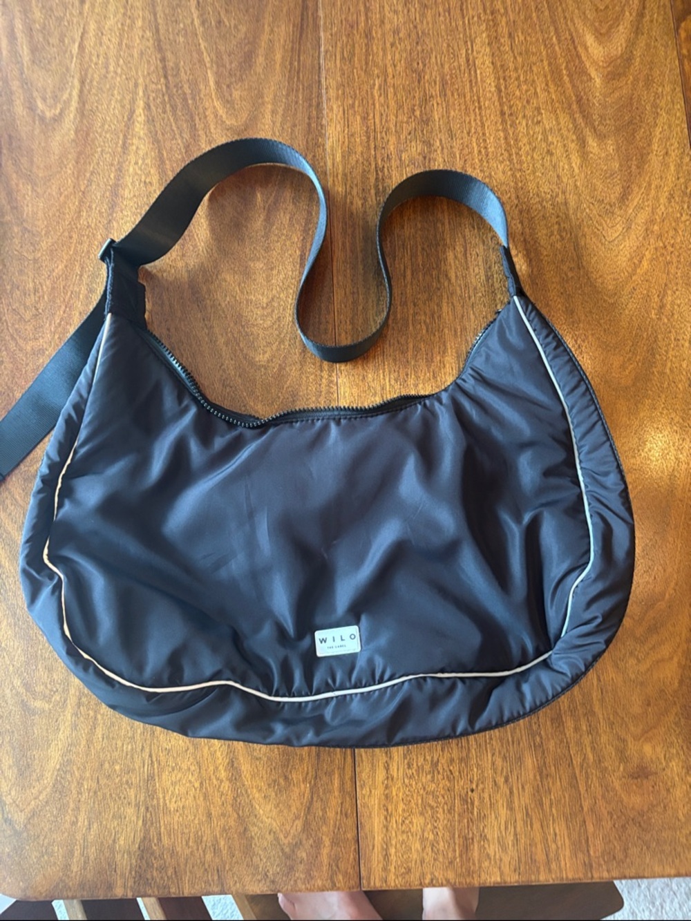 Wilo Black Crossbody Bag with Contrast Piping